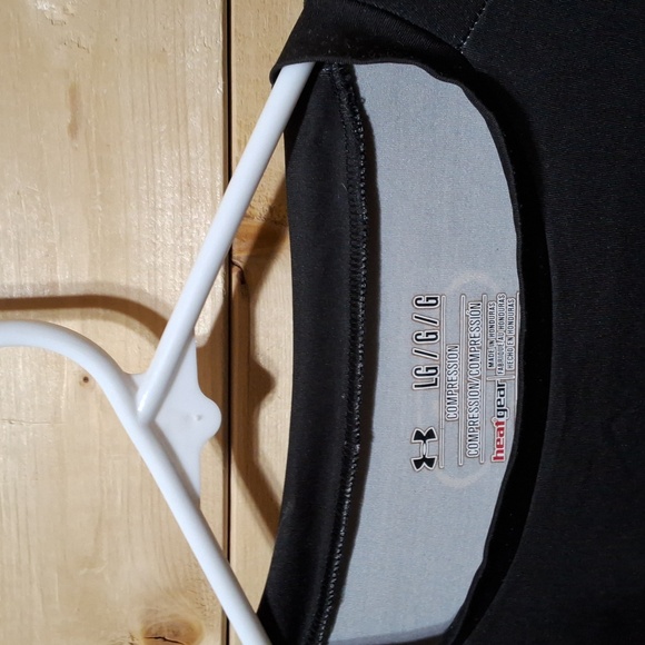 WWE Title Under Armour Rare Men's Compression Short Sleeve Shirt size Large - Picture 3 of 5